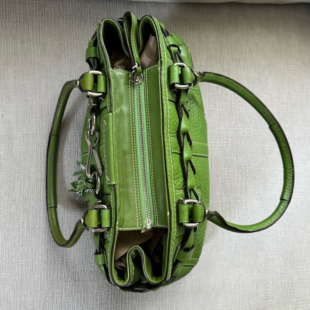 Good condition vintage Coach lime green leather shoulder bag - Picture 2 of 10